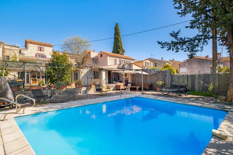 Maison - 199 m² - 7 pièces