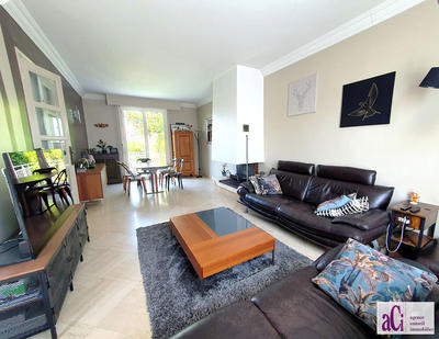 Maison - 140 m² - 5 pièces