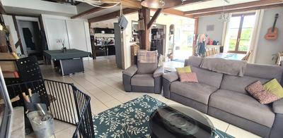 Maison - 161 m² - 7 pièces