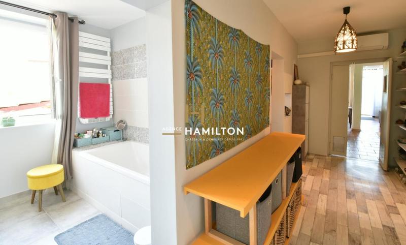 Maison - 220 m² - 7 pièces