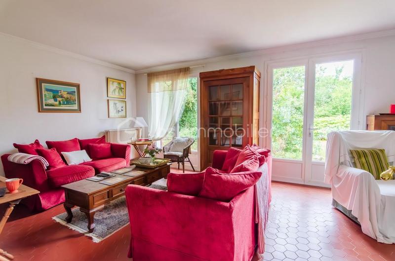 Pavillon - 180 m² - 7 pièces