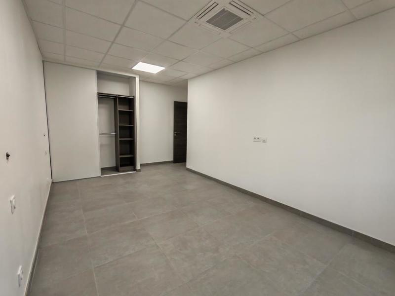 Bureau - 110 m² - 4 pièces