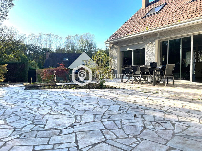 Maison - 230 m² - 7 pièces