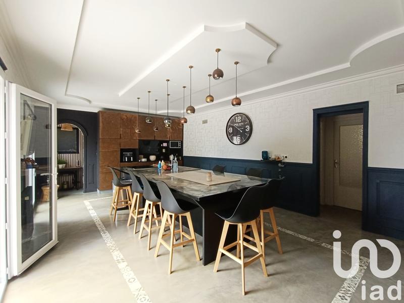 Maison - 240 m² - 7 pièces
