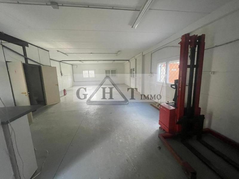 Entrepôt - 228 m²