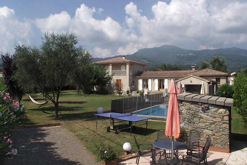 Villa - 220 m² - 5 pièces