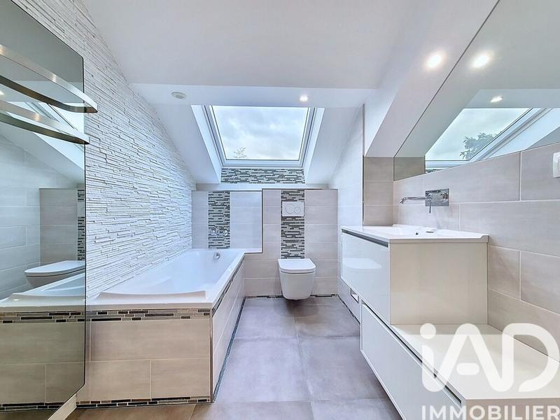 Maison - 159 m² - 7 pièces