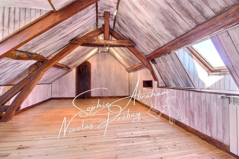 Maison - 310 m² - 11 pièces