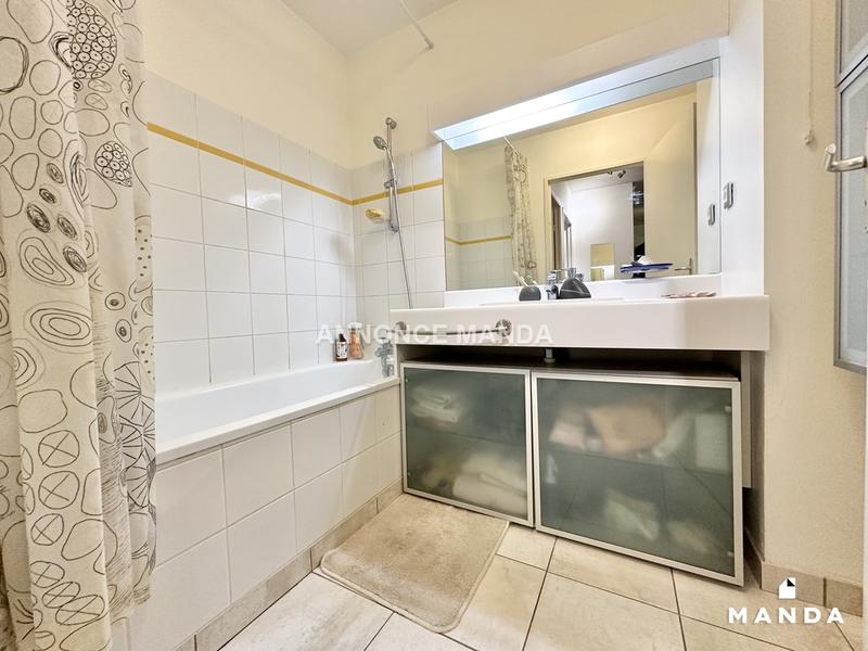 Chambre - 11 m² - 3 pièces