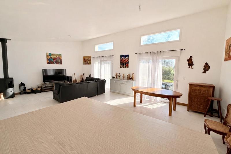 Maison - 226 m² - 9 pièces