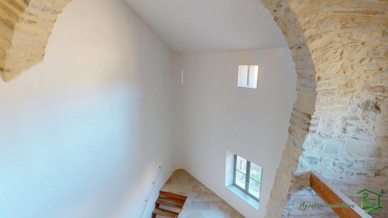 Maison - 202 m² - 6 pièces