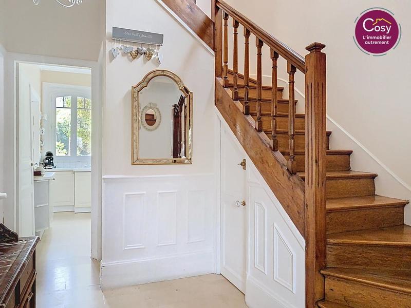 Demeure - 172 m² - 10 pièces