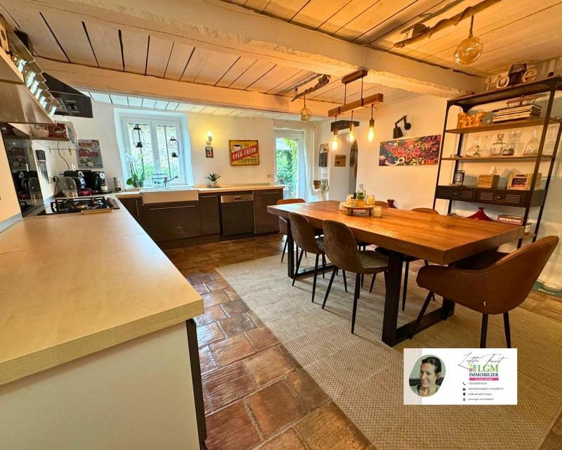 Maison - 140 m² - 5 pièces