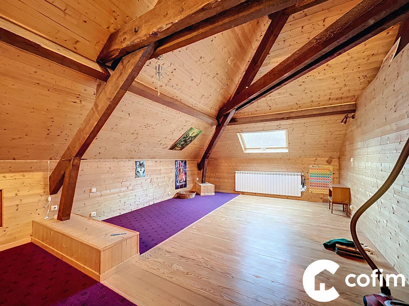 Maison - 349 m² - 6 pièces