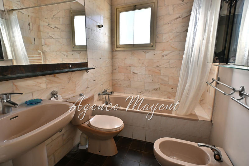 Appartement - 84 m² - 3 pièces