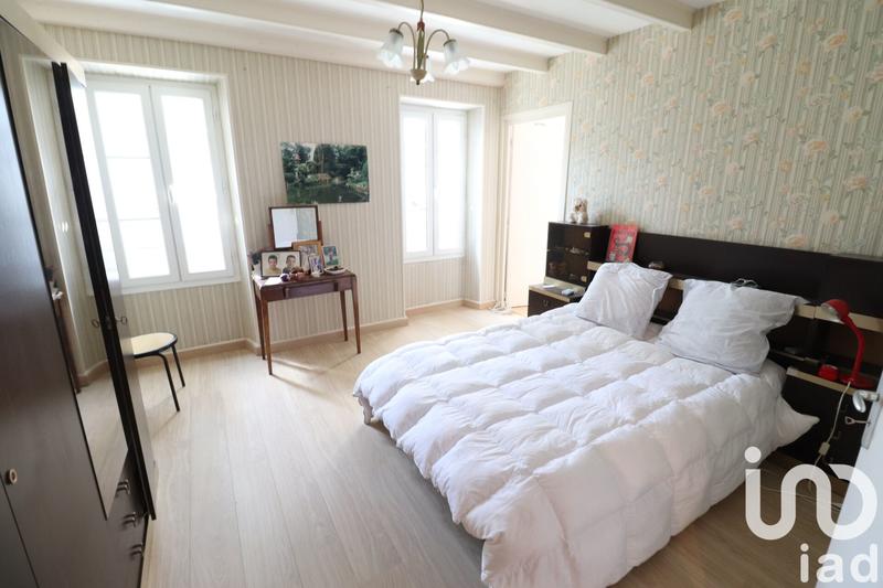 Maison - 238 m² - 7 pièces