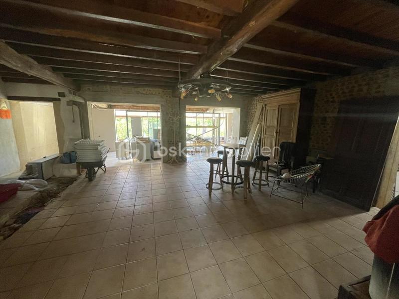 Propriété - 700 m² - 26 pièces