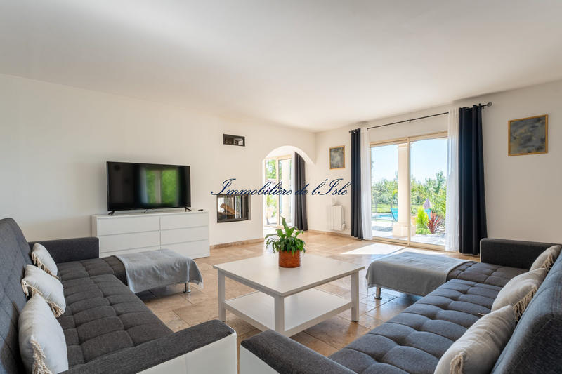 Maison - 235 m² - 8 pièces