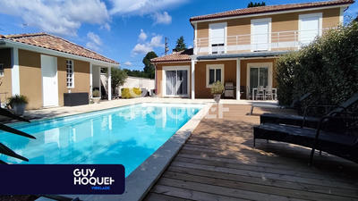 Maison - 220 m² - 7 pièces