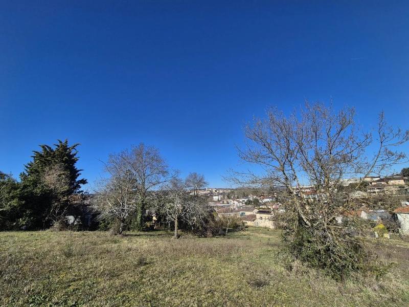 Terrain constructible - 2 280 m²