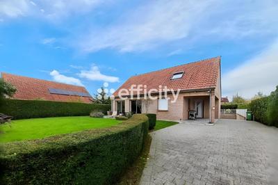 Maison - 234 m² - 8 pièces