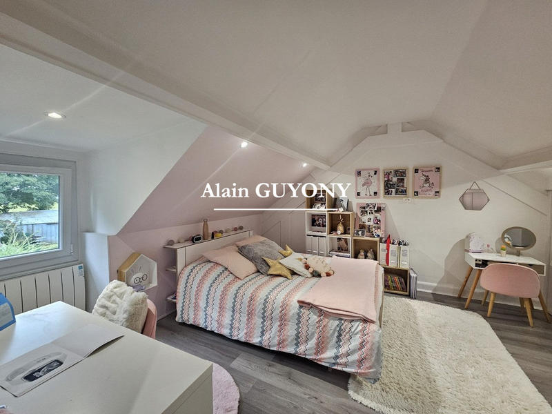 Maison - 95 m² - 5 pièces