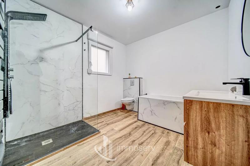 Maison - 106 m² - 6 pièces