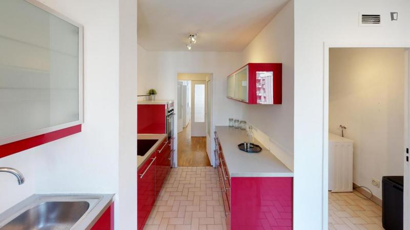 Chambre - 9 m² - 5 pièces