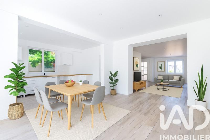 Maison - 216 m² - 7 pièces