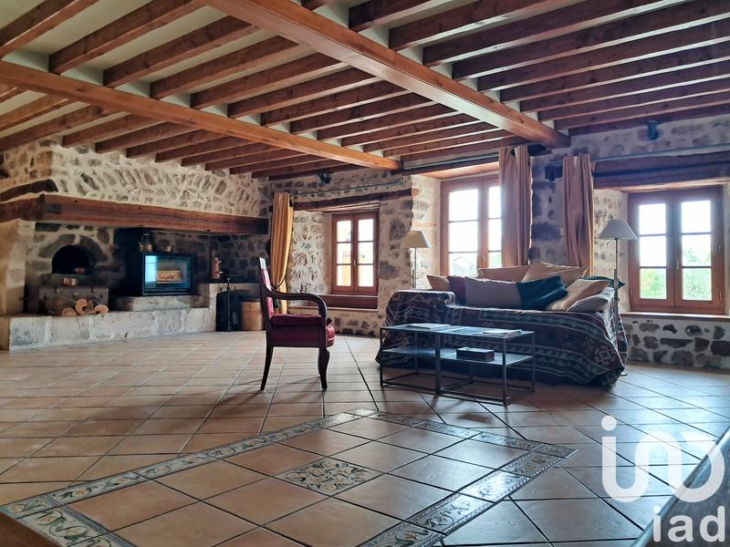 Maison - 234 m² - 5 pièces