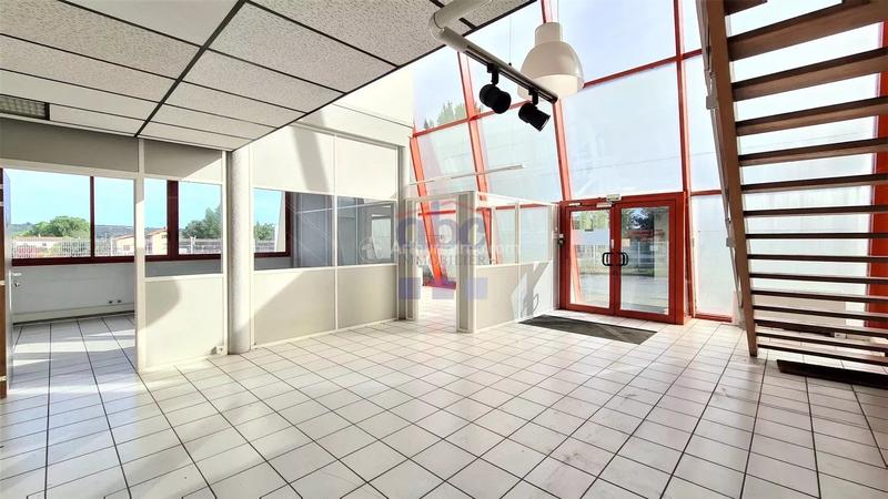 Bureau - 1 063 m² - 31 pièces