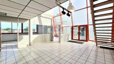 Bureau - 1 063 m² - 31 pièces