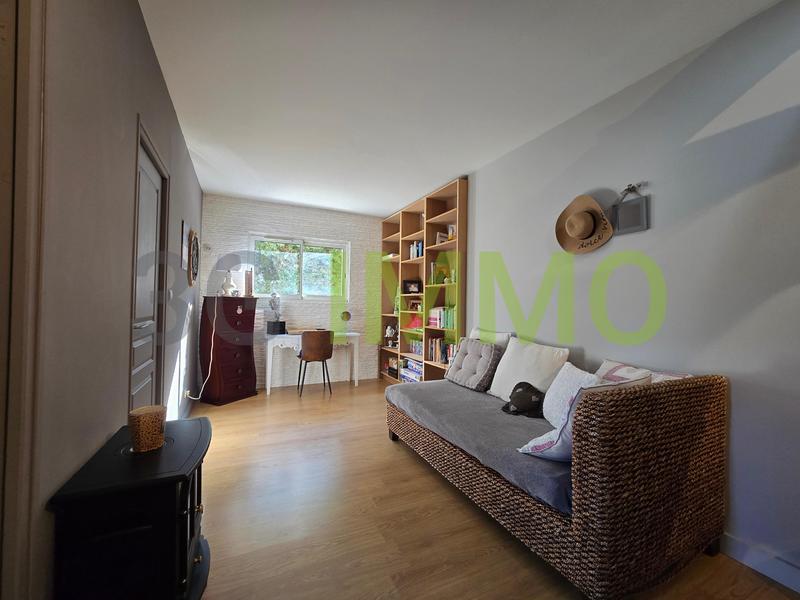 Maison - 349 m² - 11 pièces