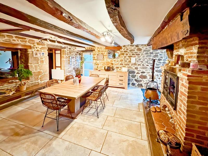 Maison - 140 m² - 5 pièces