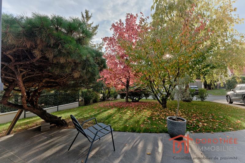 Maison - 227 m² - 8 pièces