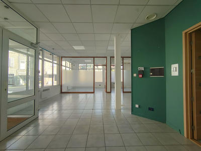 Local commercial - 87 m² - 6 pièces