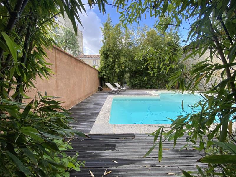 Maison - 260 m² - 10 pièces