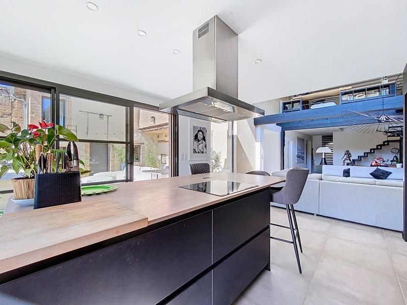 Maison - 263 m² - 7 pièces