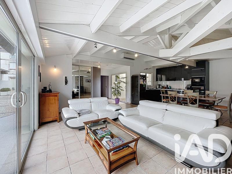 Maison - 212 m² - 8 pièces