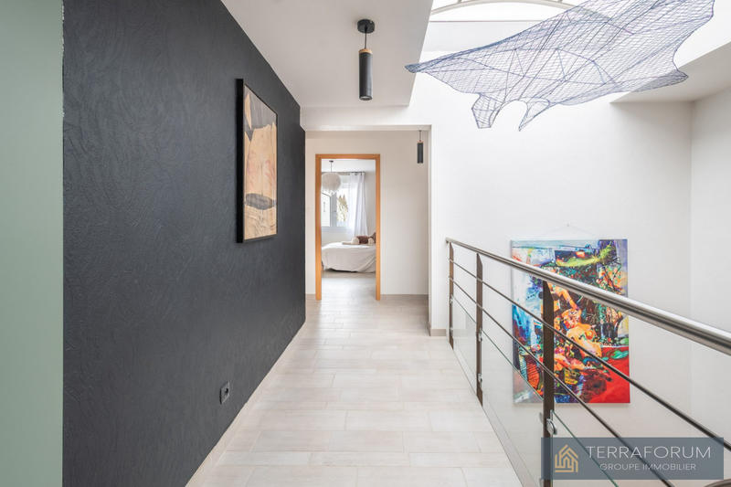 Maison contemporaine - 230 m² - 6 pièces