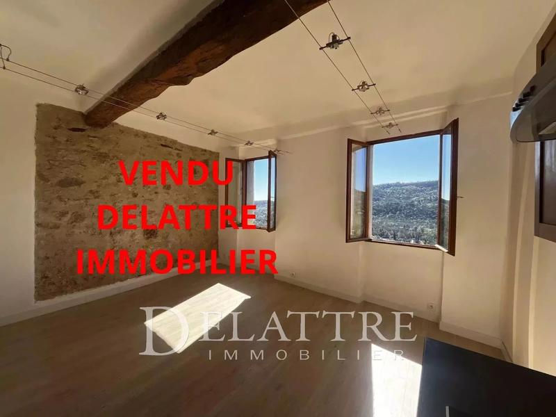 Appartement - 96 m² - 5 pièces