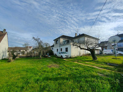 Maison - 216 m² - 10 pièces