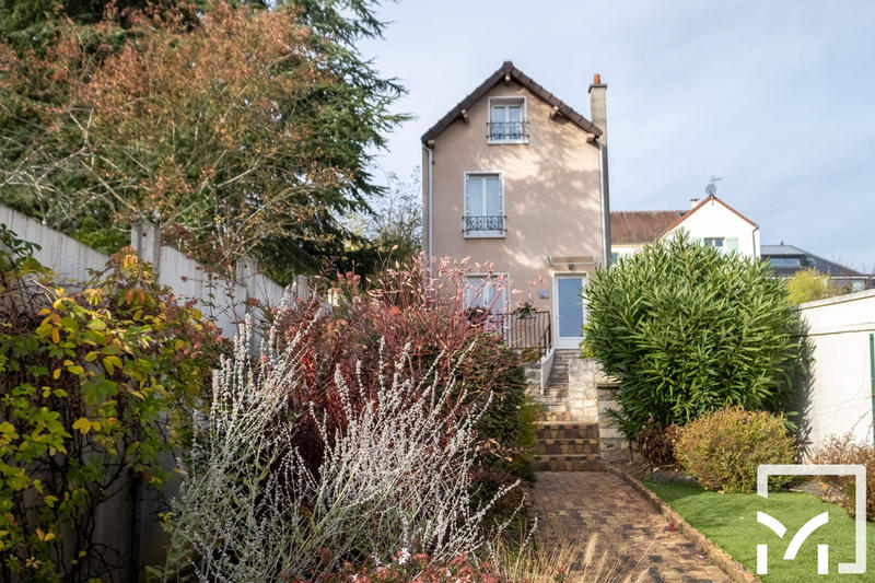 Maison - 98 m² - 6 pièces