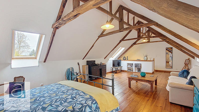 Maison - 230 m² - 8 pièces