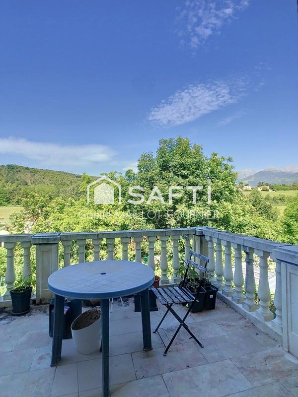 Maison - 237 m² - 12 pièces