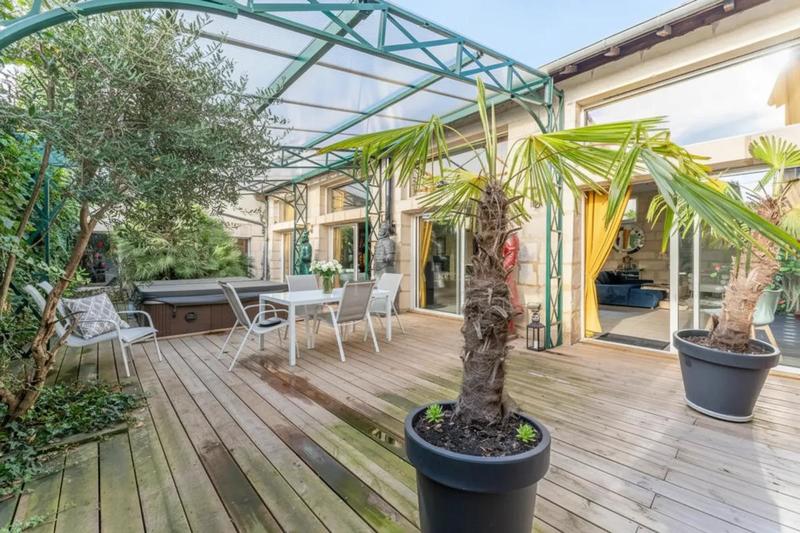 Maison - 394 m² - 5 pièces