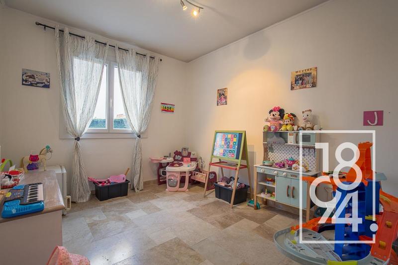 Appartement - 104 m² - 4 pièces