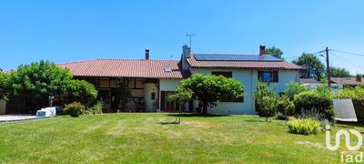 Maison - 325 m² - 10 pièces