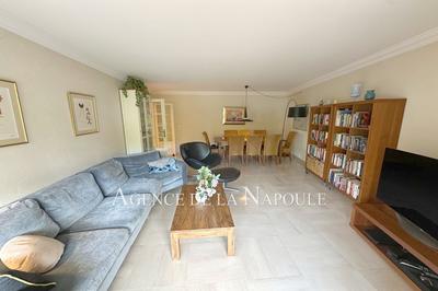 Appartement - 75 m² - 3 pièces