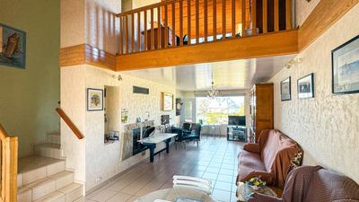 Maison traditionnelle - 160 m² - 6 pièces